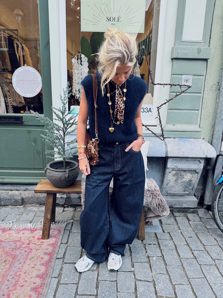 Dark blue balloon jeans