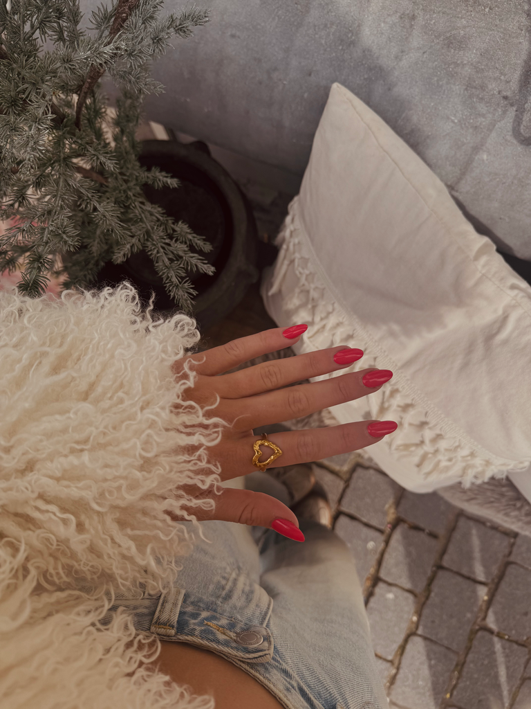 Simply love ring