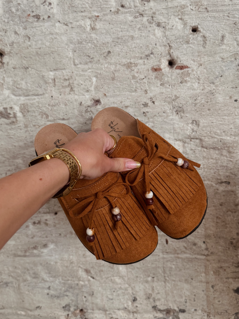 Fringe camel loafers (36)