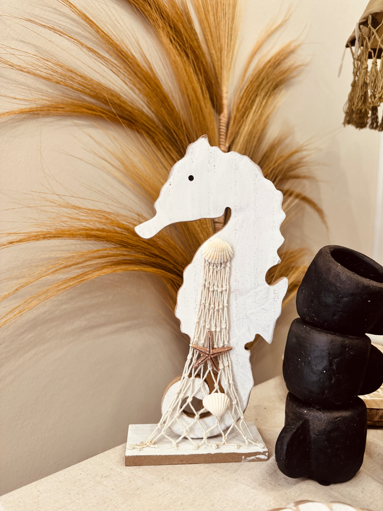 Wooden seahorse medium