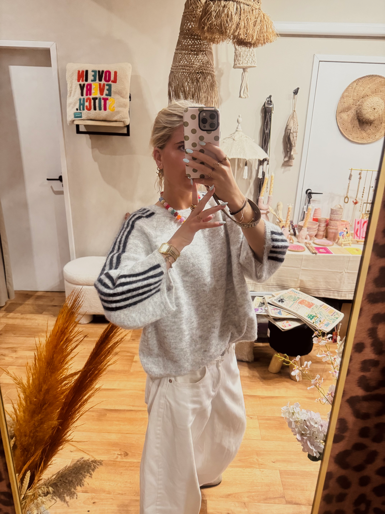 Side stripe knit
